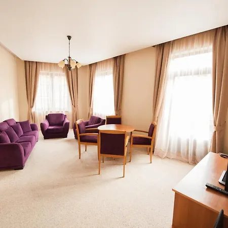 Central Hotel 3*